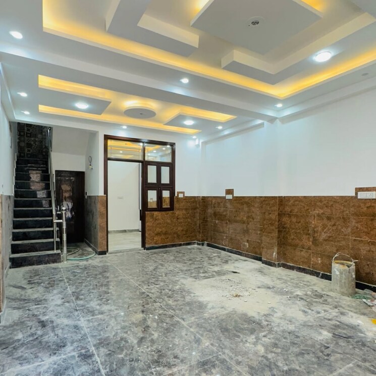  Parking, rwa-mohan-garden-block-r3-gali-3 3 Bedroom 50 Sq.Yd. Independent House In Razapur Khurd Delhi 8900286