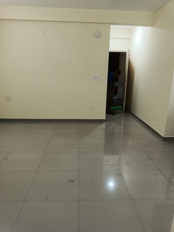 Room in 3 BHK Apartment at Pyramid Fusion Homes, Sector 70a – for Rent