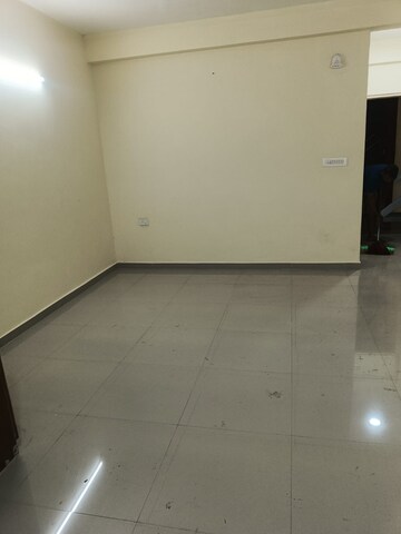 Room in 3 BHK Apartment at Pyramid Fusion Homes, Sector 70a – for Rent