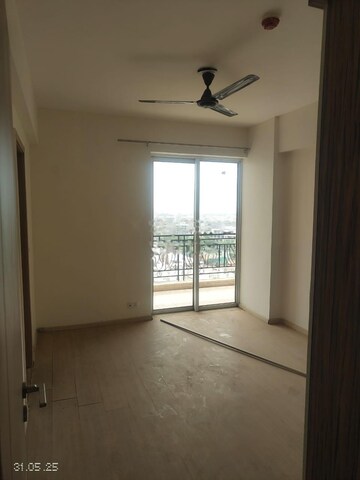Room in 4 BHK Apartment at DLF New Town Heights I, Sector 90 – for Rent