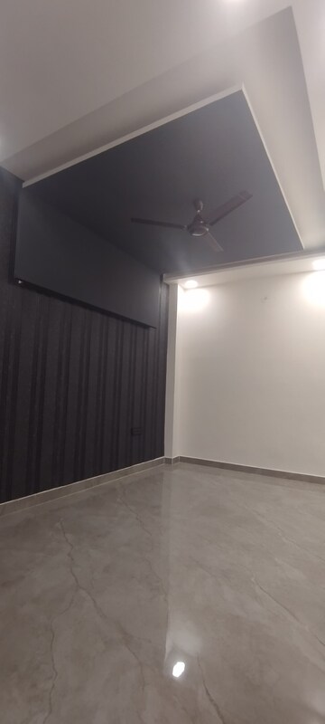 Room in 3 BHK Builder Floor at Shastri Nagar – for Sale