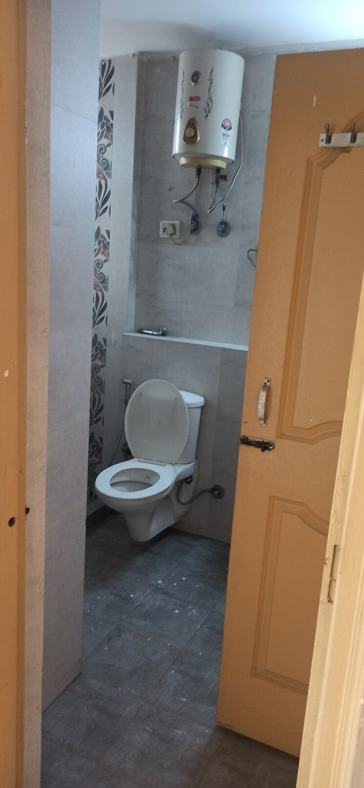 Bathroom, aviation-heights 4 Bedroom 3000 Sq.Ft. Apartment In Sector 52 Gurgaon 8900323