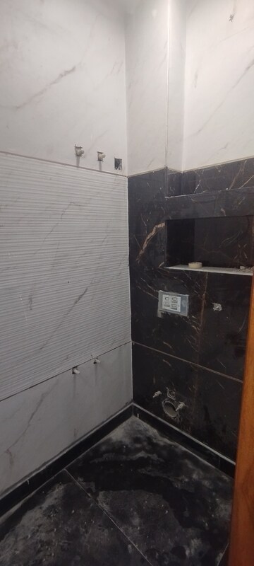 Kitchen in 3 BHK Builder Floor at Shastri Nagar – for Sale