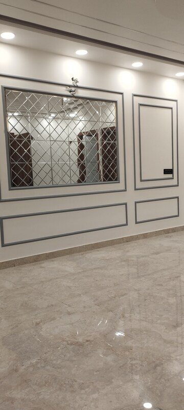 Balcony in 3 BHK Builder Floor at Shastri Nagar – for Sale