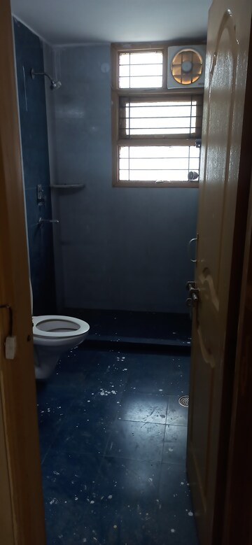 Furnished Amenities in 4 BHK Apartment at Aviation Heights, Sector 52 – for Rent