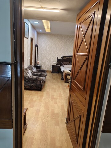 Kitchen in Studio Villa at Sainik Farm – for Rent