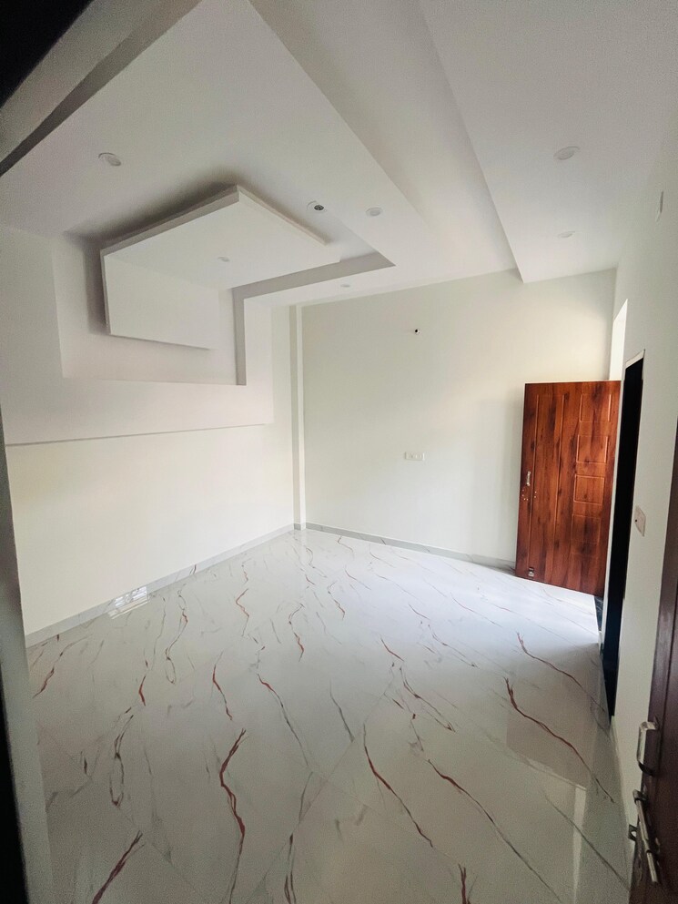 Master Bedroom, shimla bypass road 3 Bedroom 100 Sq.Yd. Independent House In Shimla Bypass Road Dehradun 8900350