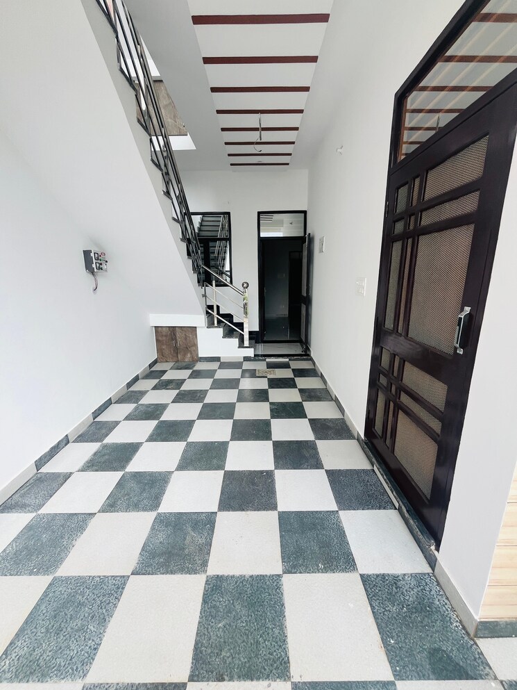 Master Bedroom, shimla bypass road 3 Bedroom 100 Sq.Yd. Independent House In Shimla Bypass Road Dehradun 8900350