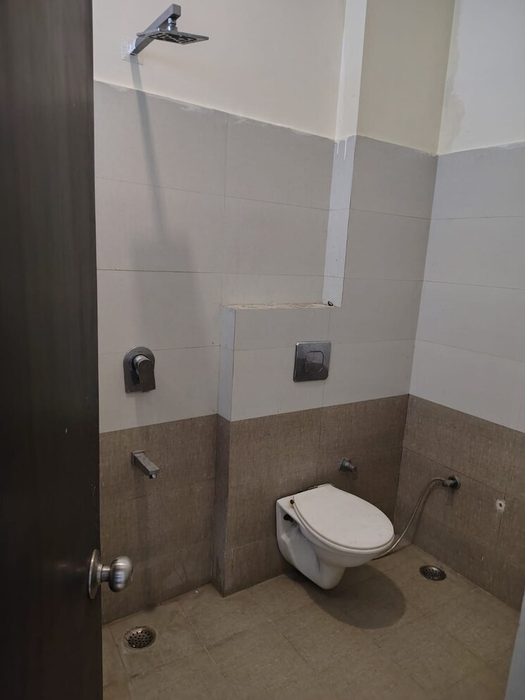 Bathroom, engineers enclave 2 Bedroom 1200 Sq.Ft. Independent House In Engineers Enclave Dehradun 8900296