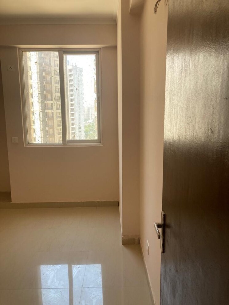 Room, amrapali-golf-homes 3 Bedroom 1115 Sq.Ft. Apartment In Sector 4 Greater Noida Greater Noida 8900314
