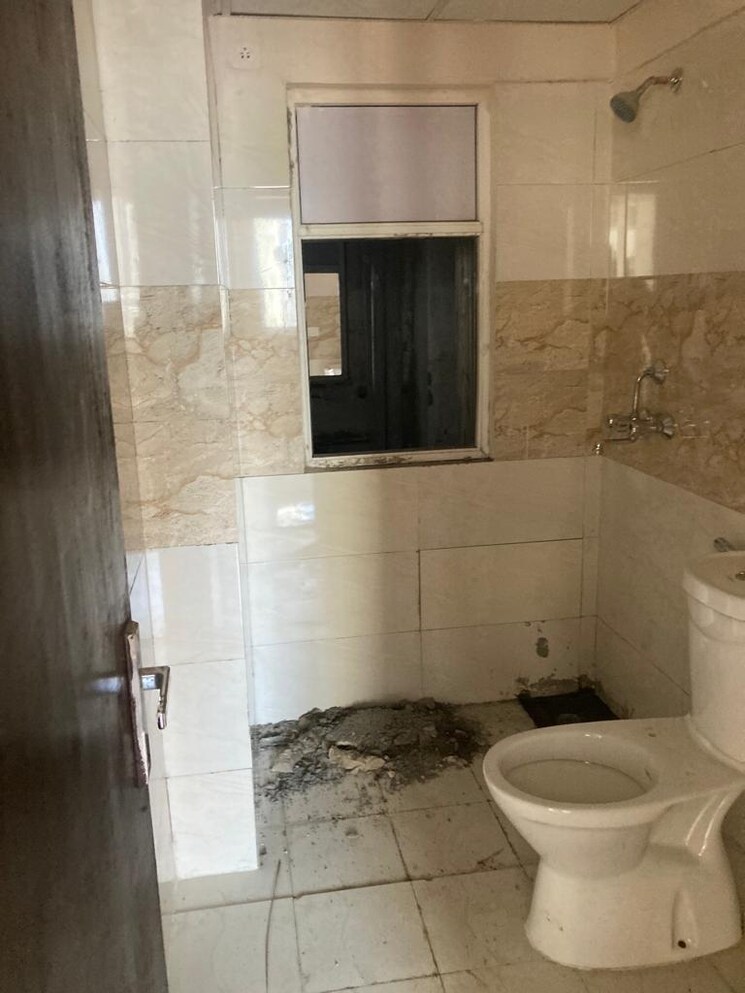 Bathroom, amrapali-golf-homes 3 Bedroom 1115 Sq.Ft. Apartment In Sector 4 Greater Noida Greater Noida 8900314