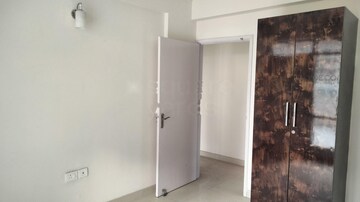 Room in 3.5 BHK Apartment at Pareena The Elite Residences, Sector 99 – for Rent