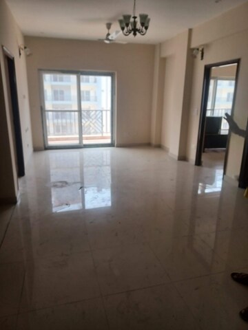 Room in 3 BHK Apartment at Turner Road – for Rent