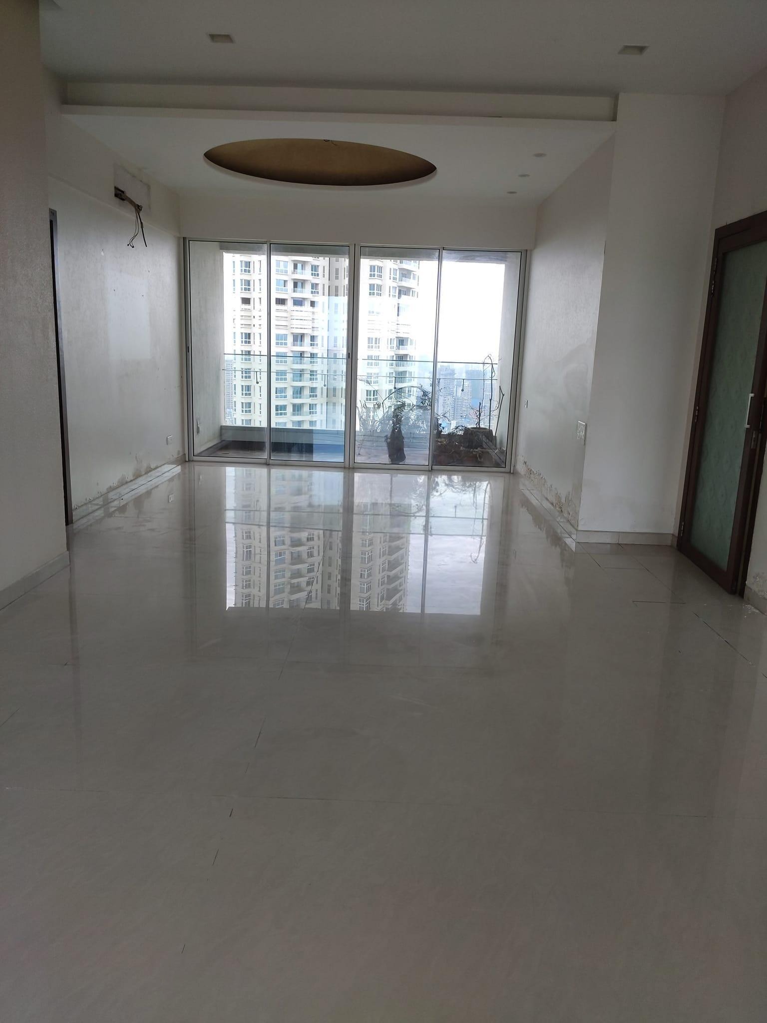 3 BHK + Servant Room 2000 Sq.Ft. Apartment in K Raheja Vivarea