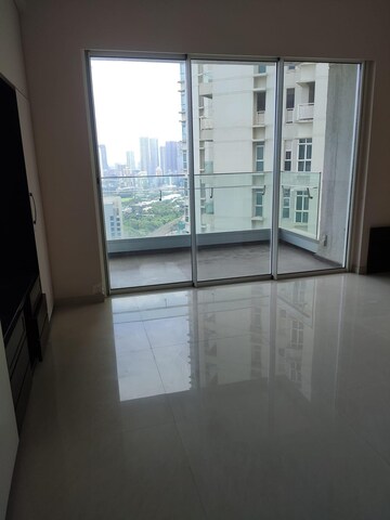 Room in 3 BHK Apartment at K Raheja Vivarea, Mahalaxmi – for Rent