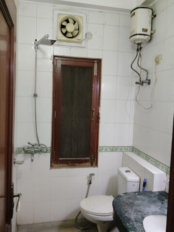 Bathroom in 3 BHK Apartment at Sector 41 – for Rent