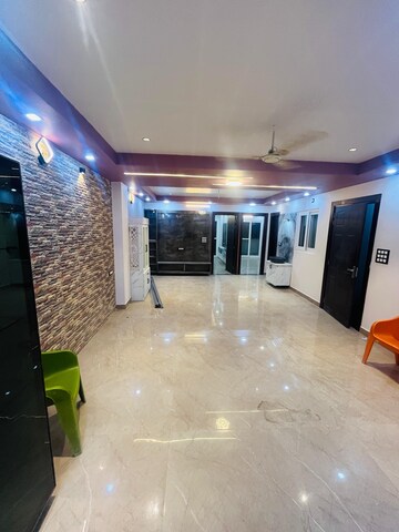 Parking in 3 BHK Builder Floor at Gms Road – for Sale