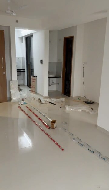 Room in 2 BHK Apartment at Majestique Signature Towers, Balewadi – for Rent