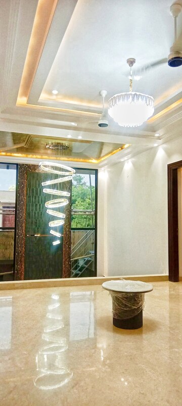 Bedroom in 6 BHK Independent House at Hanuman Nagar – for Sale