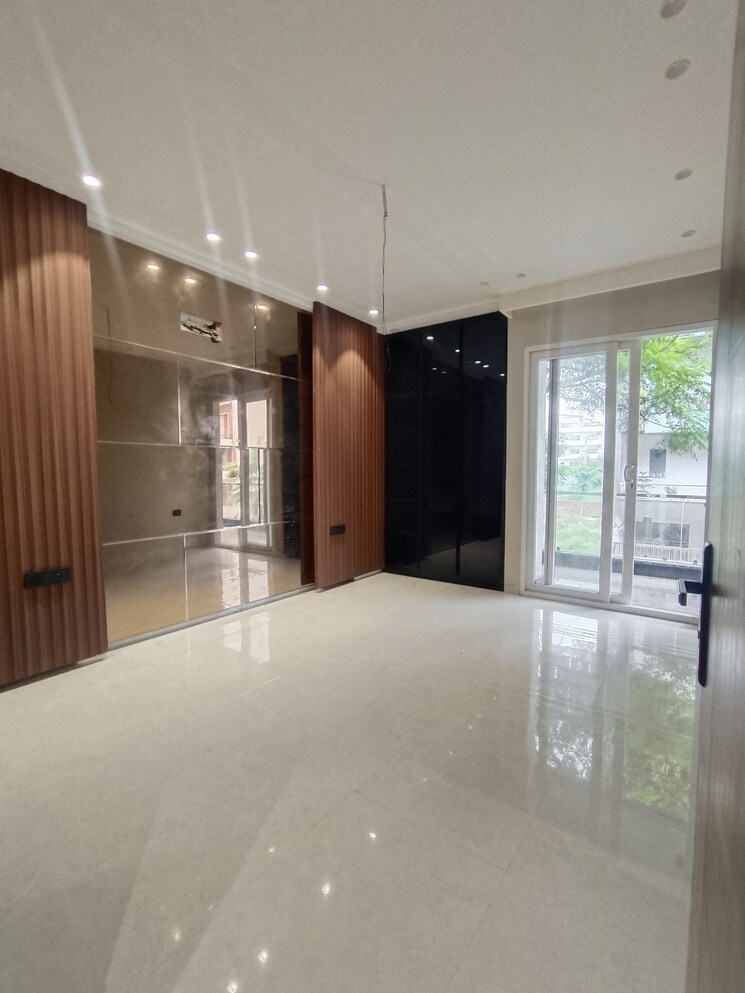 Room, sushant-lok-3 3 Bedroom 240 Sq.Yd. Builder Floor In Sector 57 Gurgaon 8900469