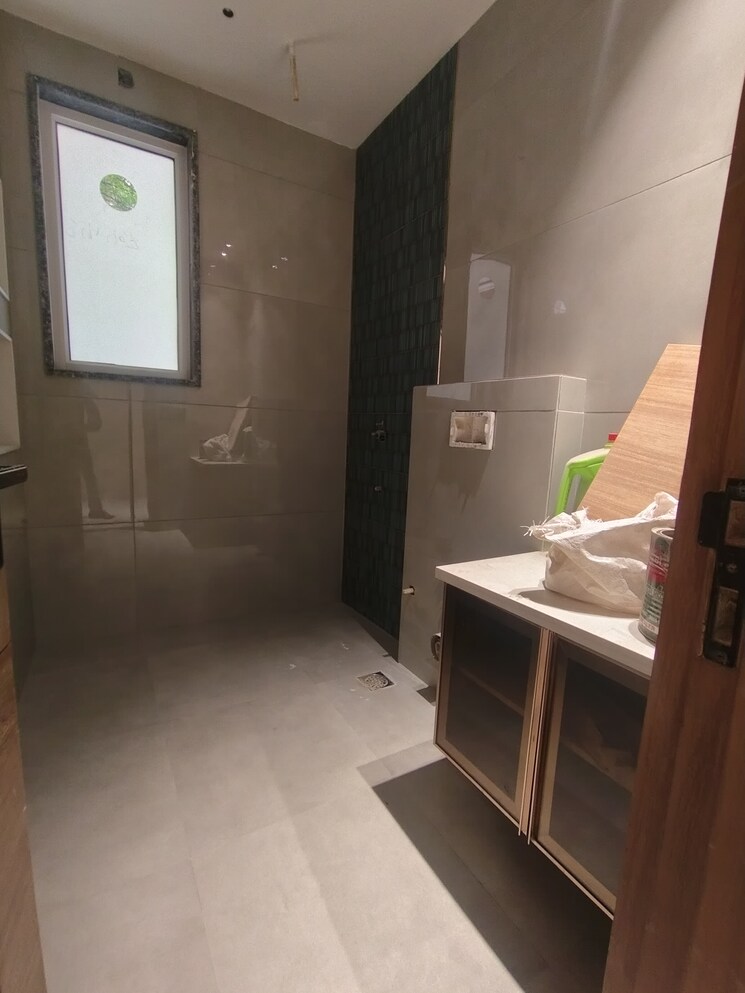 Bathroom, sushant-lok-3 3 Bedroom 240 Sq.Yd. Builder Floor In Sector 57 Gurgaon 8900469