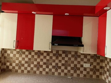Kitchen in 2.5 BHK Apartment at Sector 10 Greater Noida – for Rent