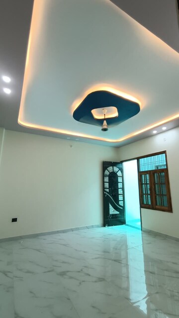 Furnished Amenities in 3 BHK Apartment at The Mall Avenue – for Rent