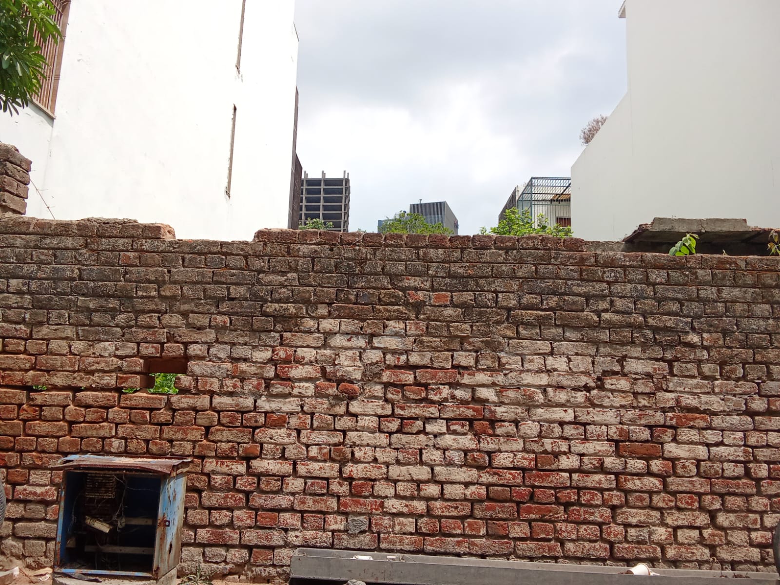 Plot For Sale in Dlf Ankur Vihar