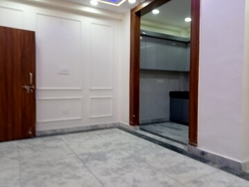 Room in 3 BHK Builder Floor at Mahavir Enclave 1 – for Rent