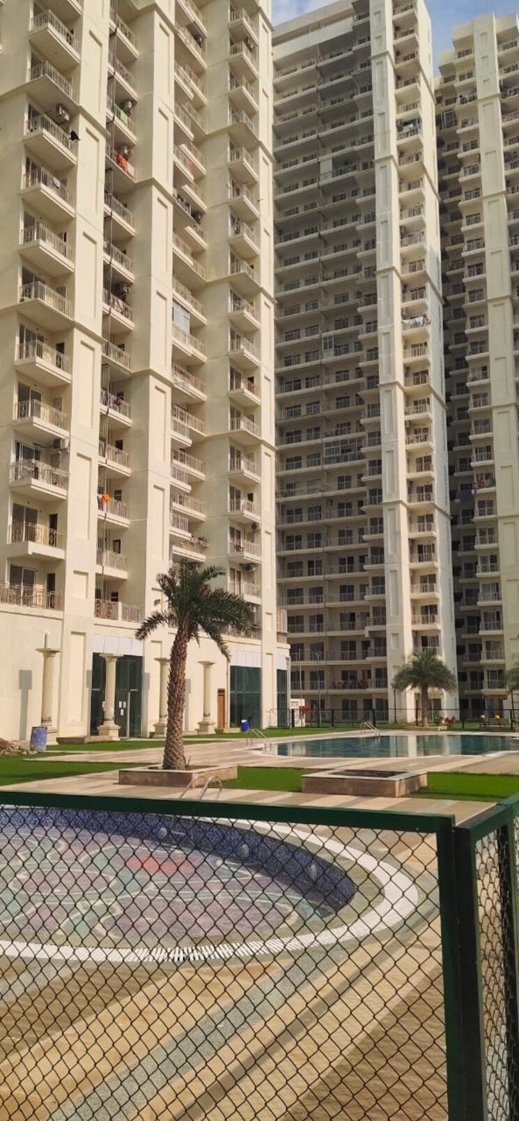 Exterior View, mahagun-mantra-i 3 Bedroom 1400 Sq.Ft. Apartment In Sector 10 Greater Noida Greater Noida 8900552