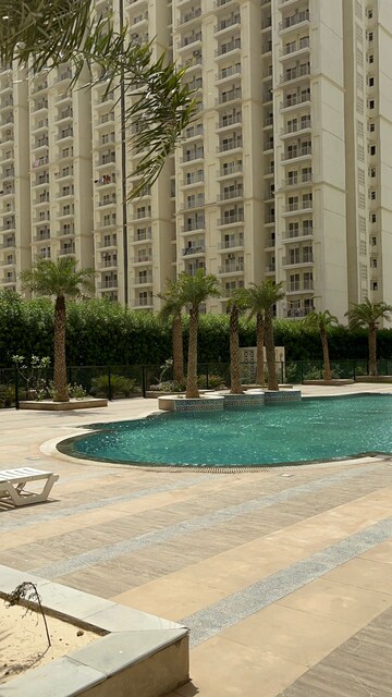 Swimming Pool in 3 BHK Apartment at Mahagun Mantra I, Sector 10 Greater Noida – for Rent