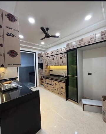Master Bedroom in 3 BHK Builder Floor at Sector 33 – for Sale