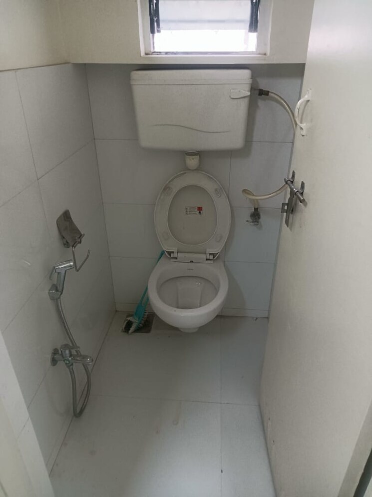 Bathroom, aundh 1 Bedroom 500 Sq.Ft. Apartment In Aundh Pune 8900591
