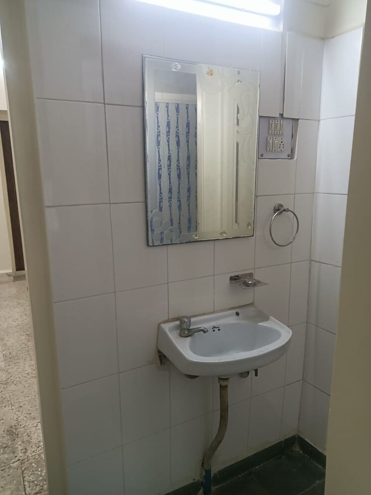 Bathroom, aundh 1 Bedroom 500 Sq.Ft. Apartment In Aundh Pune 8900591