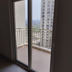 Room in 2 BHK Apartment at Paramount Emotions Phase II, Sector 1 Greater Noida – for Sale
