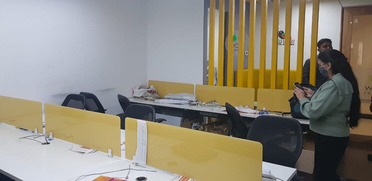 Team Area, wave-one Commercial Office Space 840 Sq.Ft. In Sector 18 Noida 8900664