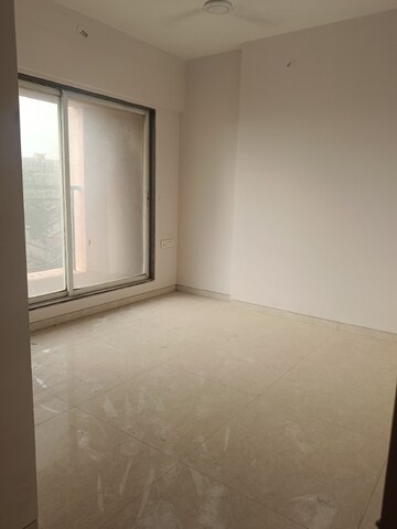 Room in 4 BHK Apartment at Parikh Yash Platina, Virar West – for Sale