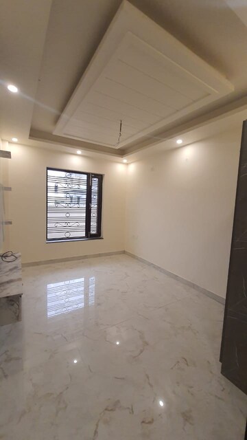Room in 4 BHK Villa at Sahastradhara Road – for Sale