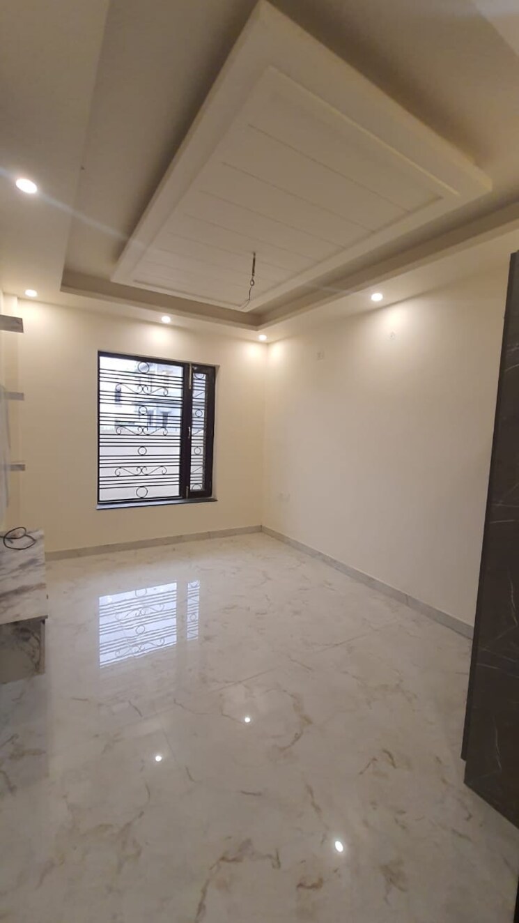 Room, sahastradhara road 4 Bedroom 2700 Sq.Ft. Villa In Sahastradhara Road Dehradun 8900758