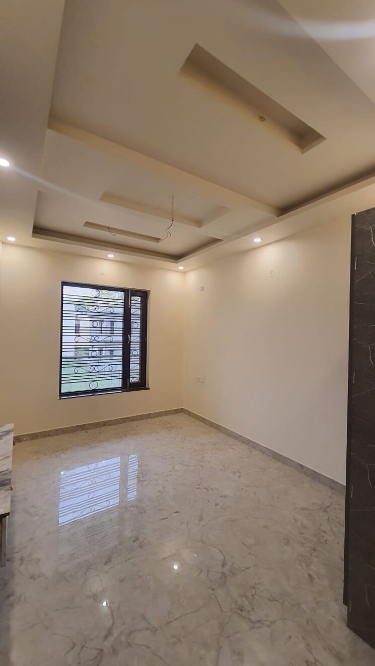 Room, sahastradhara road 4 Bedroom 2700 Sq.Ft. Villa In Sahastradhara Road Dehradun 8900758