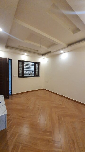 Room in 4 BHK Villa at Sahastradhara Road – for Sale