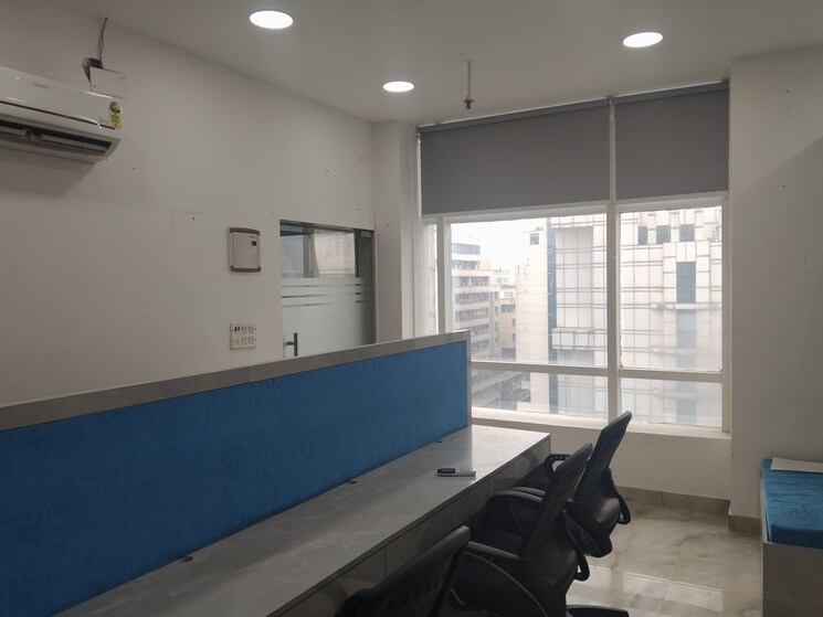 Team Area, netaji subhash place Commercial Office Space 569 Sq.Ft. In Netaji Subhash Place Delhi 8900780
