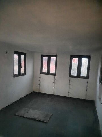 Furnished Amenities in 2 BHK Builder Floor at Amrapali Dream Valley – for Rent