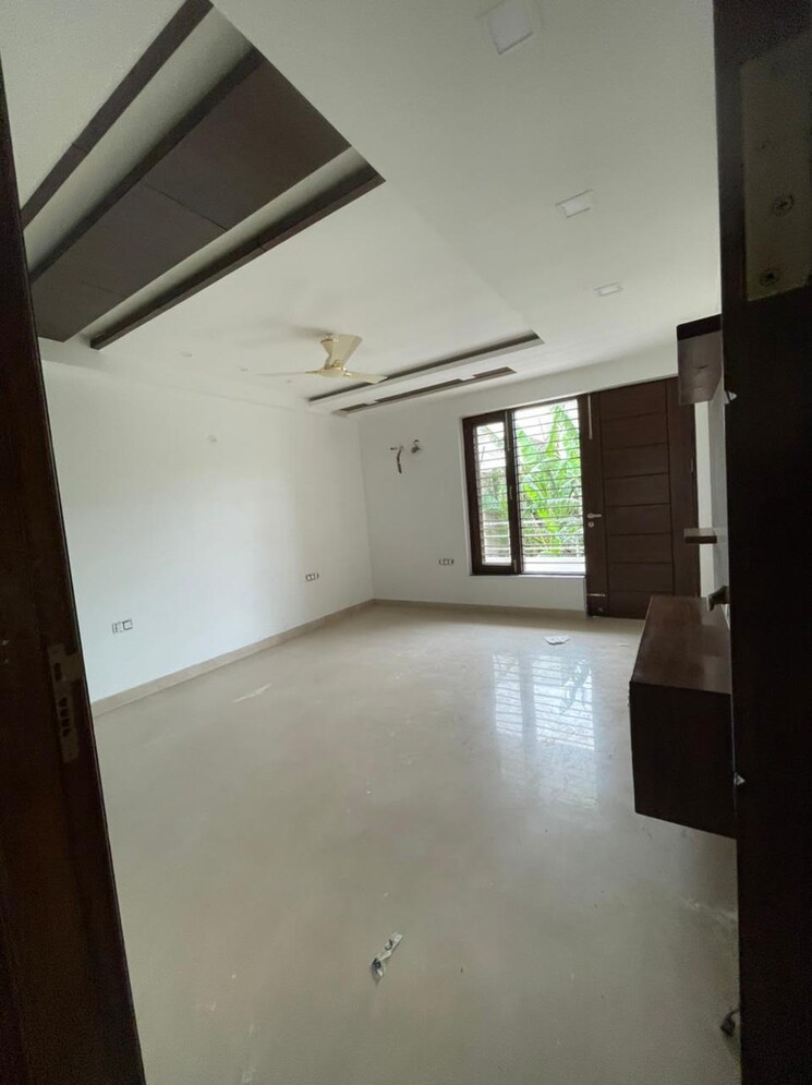 Kitchen, sector 17 4 Bedroom 350 Sq.Yd. Builder Floor In Sector 17 Faridabad 8900787