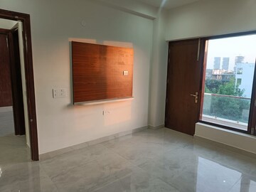 Room in 6+ BHK Villa at Sector 23 – for Rent