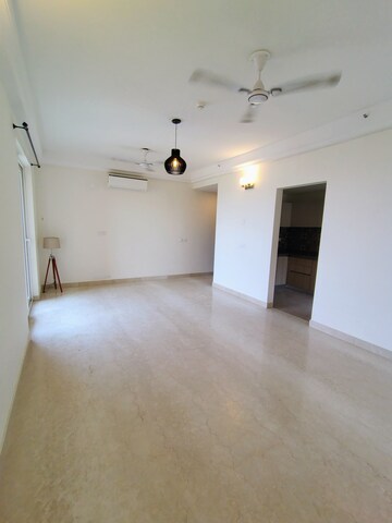 Room in 3 BHK Apartment at AIPL The Peaceful Homes, Sector 70a – for Rent