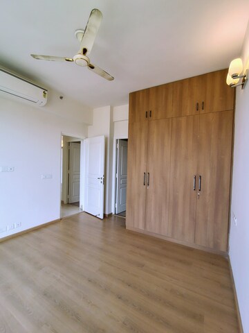 Room in 3 BHK Apartment at AIPL The Peaceful Homes, Sector 70a – for Sale