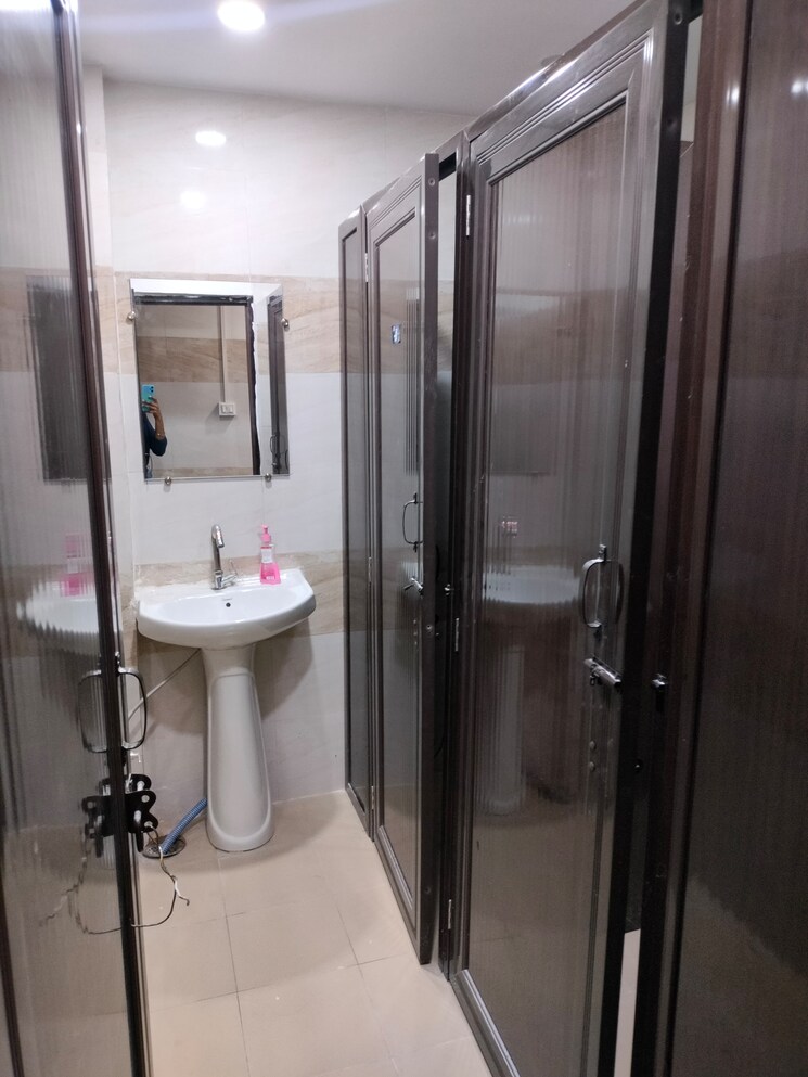 Bathroom, sector 16 Commercial Office Space 700 Sq.Ft. In Sector 16 Noida 8900957