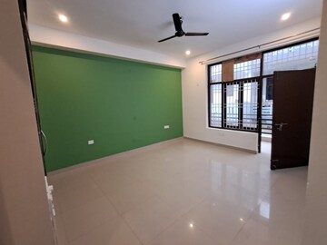 Room in 2 BHK Builder Floor at Sector 45 – for Rent