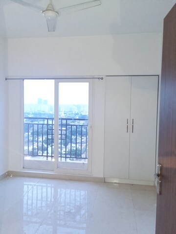 Room in 2 BHK Apartment at Ace Divino, Sector 1 Greater Noida – for Rent